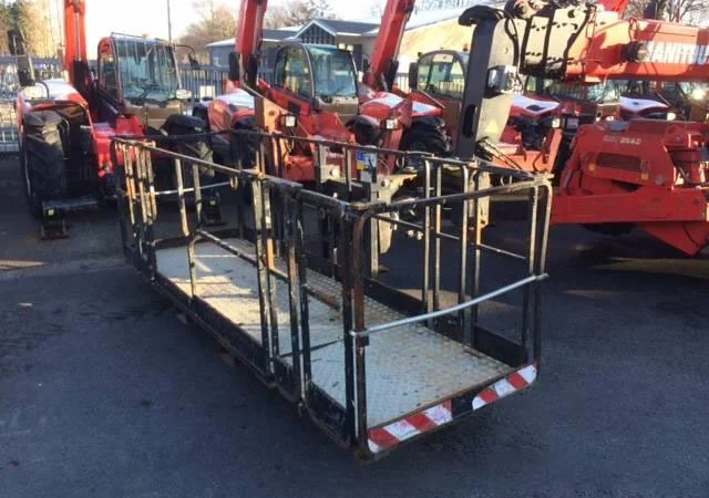 Телескопический роторный погрузчик Manitou MRT 2540 TURBO - фото № 8