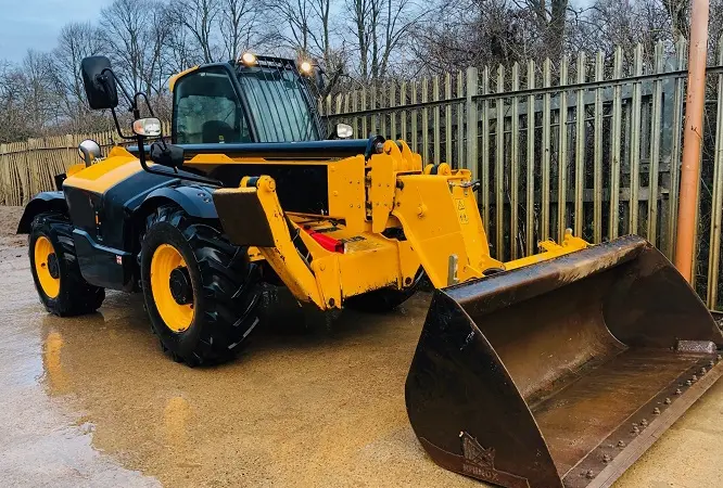 Телескопический погрузчик JCB 540-140 в Украине - фото № 1
