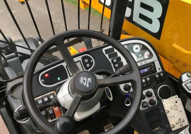 Телескопический погрузчик JCB 531-70 AGRI SUPER. Спецтехника б/у - фото № 5
