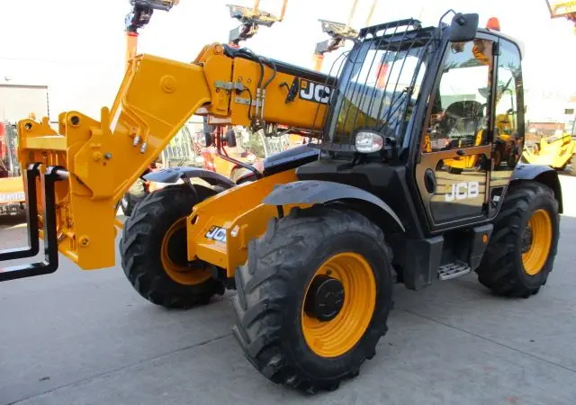 Телескопічний погрузчик JCB 535-95 в Україні - фото № 2