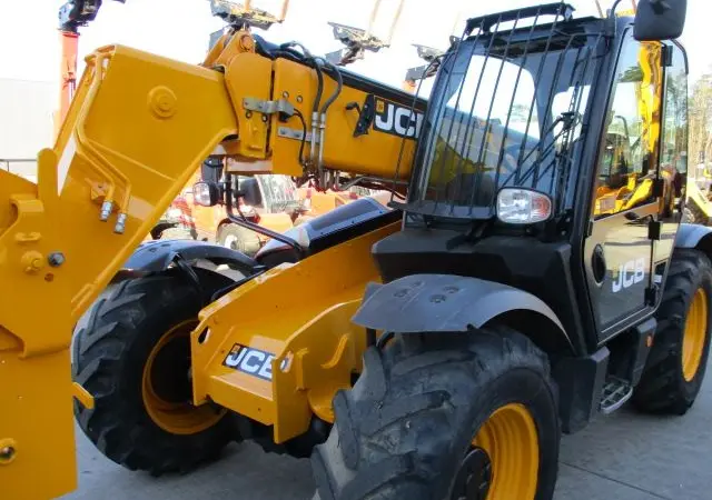Телескопічний погрузчик JCB 535-95 в Україні - фото № 4