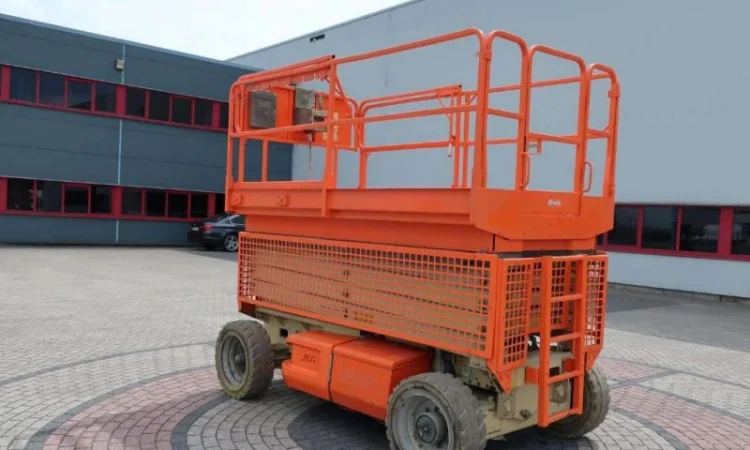 Ножничный подъемник JLG 4069LE в Украине - фото № 1