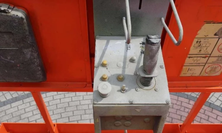 Ножничный подъемник JLG 4069LE в Украине - фото № 4