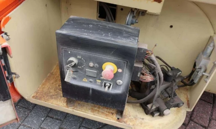 Ножничный подъемник JLG 4069LE в Украине - фото № 6