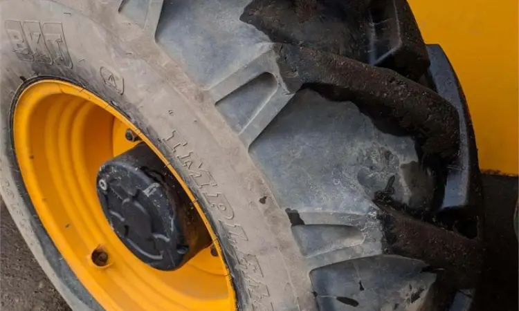 Телескопический погрузчик JCB 531-70. Спецтехника в наличии и под заказ - фото № 8