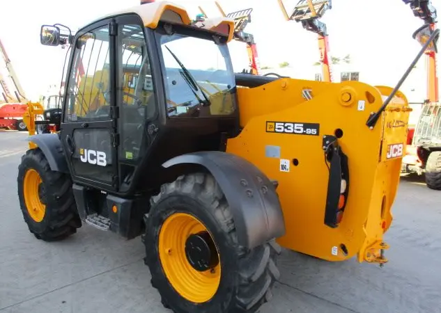 Телескопический погрузчик JCB. Телескопический погрузчик JCB 535-95 - фото № 12