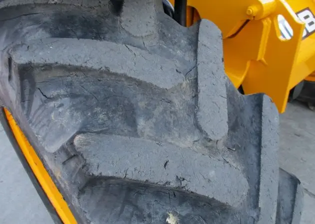 Телескопический погрузчик JCB. Телескопический погрузчик JCB 535-95 - фото № 13