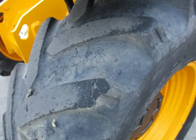 Телескопический погрузчик JCB. Телескопический погрузчик JCB 535-95 - фото № 14
