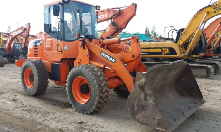 Фронтальный погрузчик Doosan DL160 - фото № 1