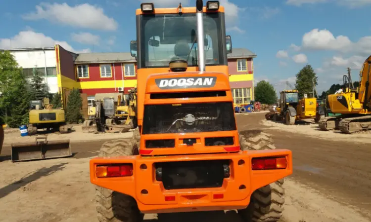 Фронтальный погрузчик Doosan DL160 - фото № 11