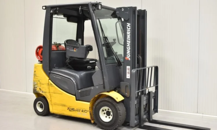 Вилочный погрузчик Jungheinrich TFG 320 S. Газовый погрузчик б/у - фото № 1