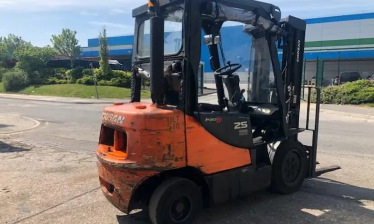Вилочный погрузчик Doosan D25S-5. Вилочный погрузчик б/у - фото № 2