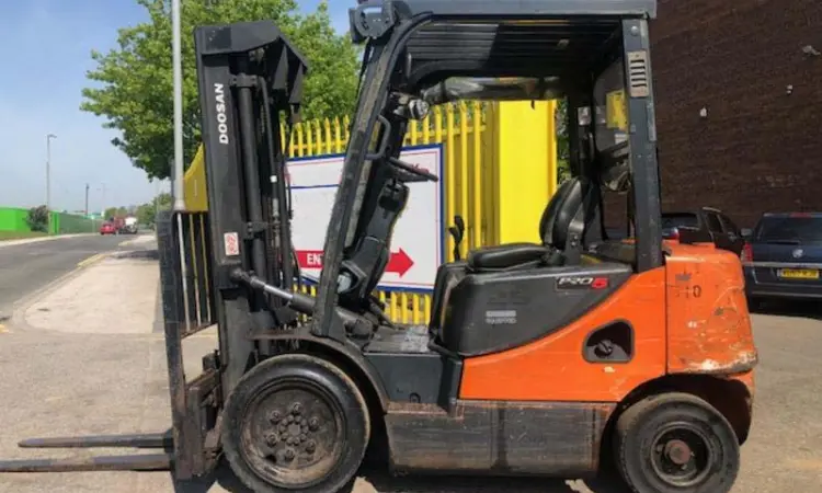 Вилочный погрузчик Doosan D25S-5. Вилочный погрузчик б/у - фото № 3