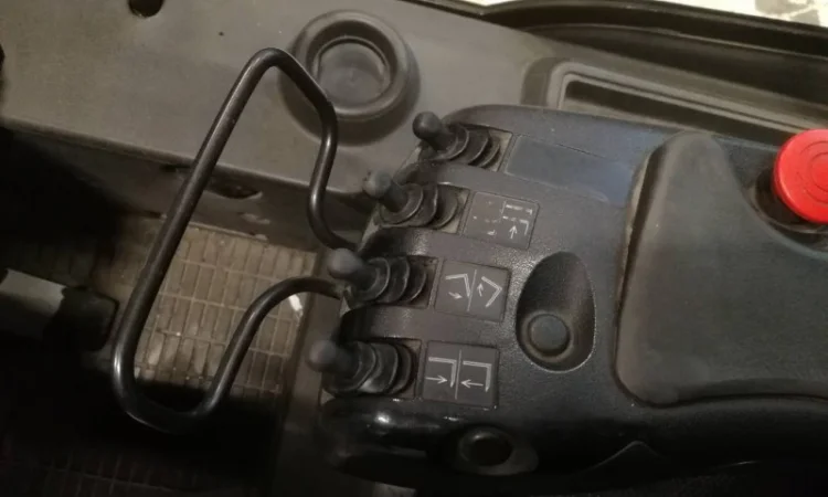 Газовый погрузчик Mitsubishi FG25N - фото № 4