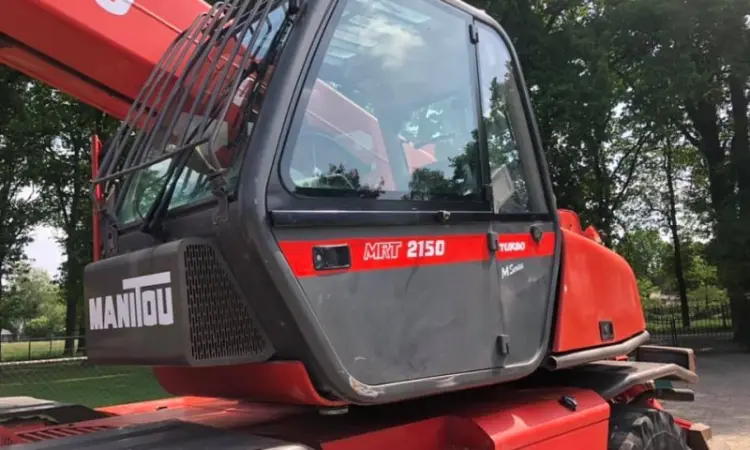 Поворотный телескопический погрузчик Manitou MRT 2150 - фото № 7