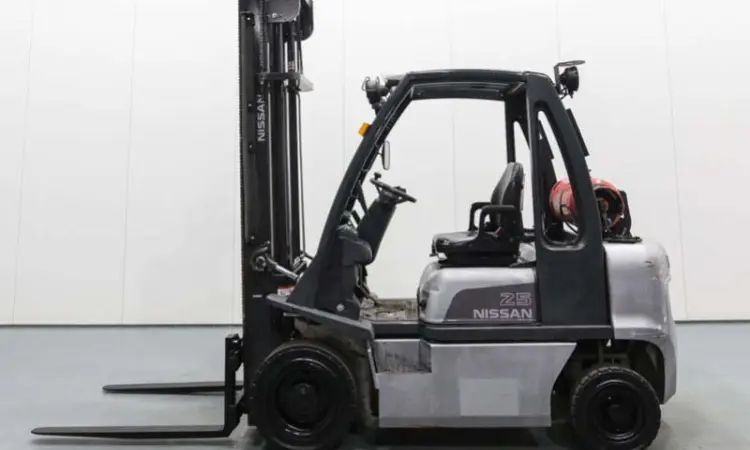 Вилочный погрузчик Nissan U1D2A25LQ 2012 года - фото № 2
