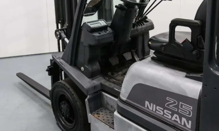 Вилочный погрузчик Nissan U1D2A25LQ 2012 года - фото № 5