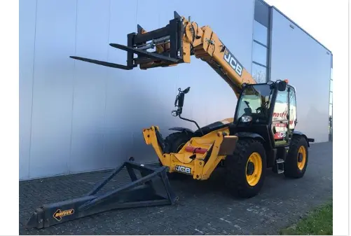 Телескопічний погрузчик JCB 540-140. Будівельна техніка - фото № 1