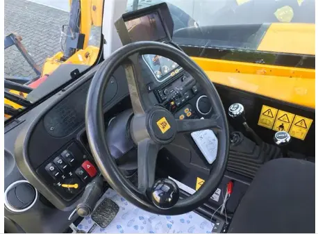 Телескопічний погрузчик JCB 540-140. Будівельна техніка - фото № 2