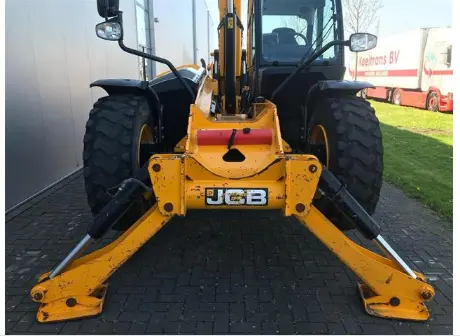 Телескопічний погрузчик JCB 540-140. Будівельна техніка - фото № 8