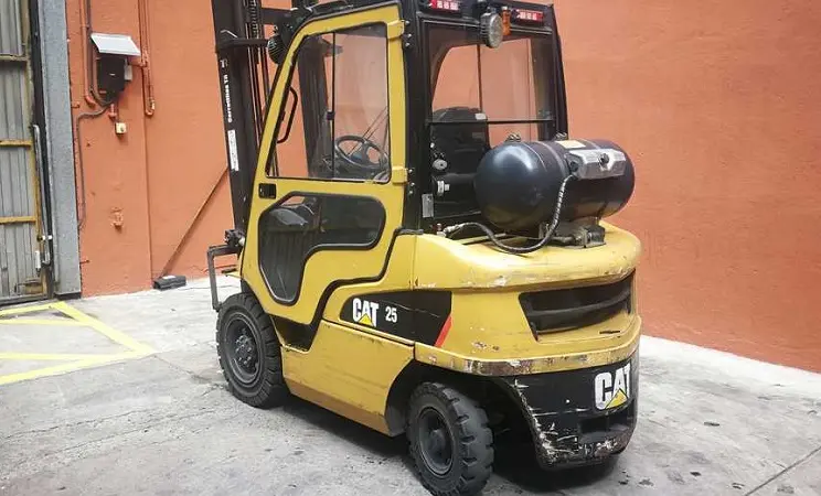 Вилочный погрузчик CAT Lift Trucks GP25N 2012 года - фото № 3