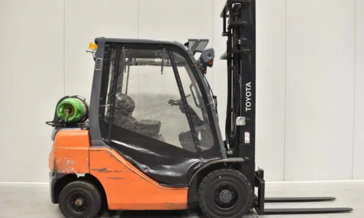 Вилочный погрузчик Киев. Вилочный погрузчик Toyota 02-8FGF25 - фото № 9