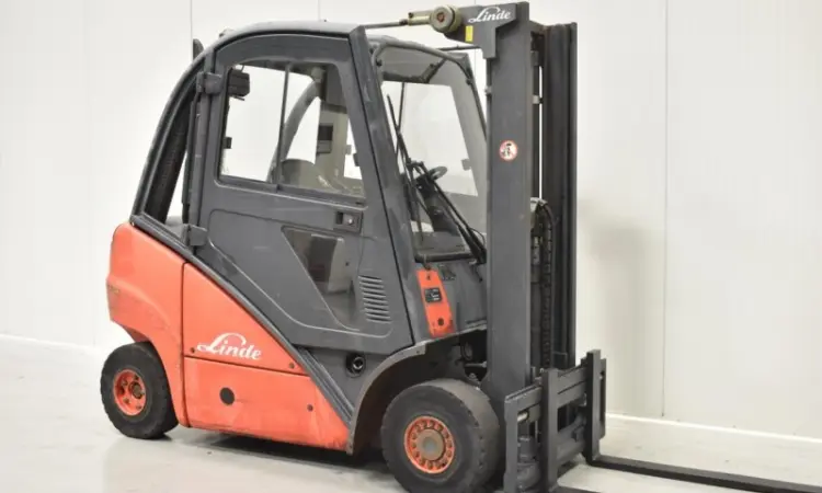 Вилочный погрузчик Linde H 20 D. - фото № 2