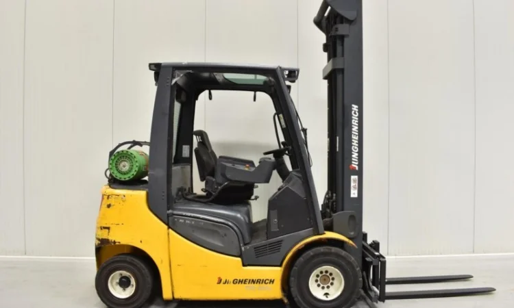 Газовый погрузчик. Вилочный погрузчик Jungheinrich TFG 425 S - фото № 3