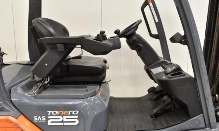 Вилочный погрузчик Toyota 02-8FGF25. Газовый погрузчик - фото № 4