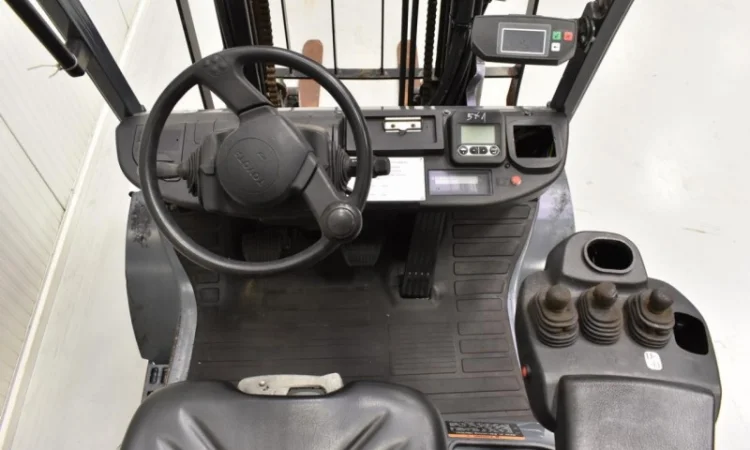 Вилочный погрузчик Toyota 02-8FGF25. Газовый погрузчик - фото № 6