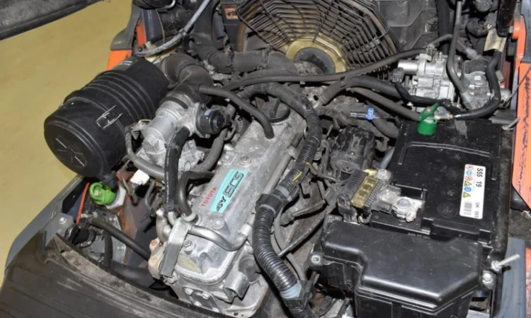 Вилочный погрузчик Toyota 02-8FGF25. Газовый погрузчик - фото № 8