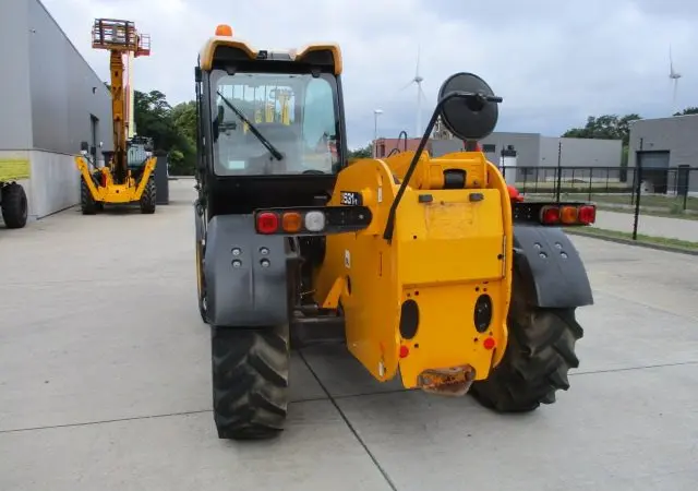 Телескопический погрузчик JCB 531-70. Погрузчик телескопический - фото № 16