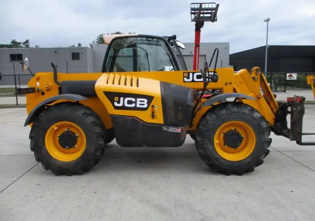 Телескопический погрузчик JCB 531-70. Погрузчик телескопический - фото № 14