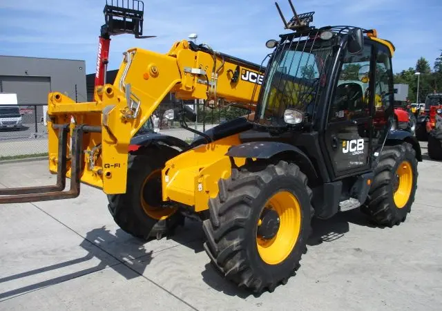 Телескопический погрузчик. Телескопический погрузчик JCB 535-95 - фото № 1