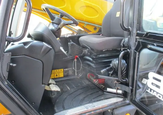 Телескопический погрузчик. Телескопический погрузчик JCB 535-95 - фото № 18