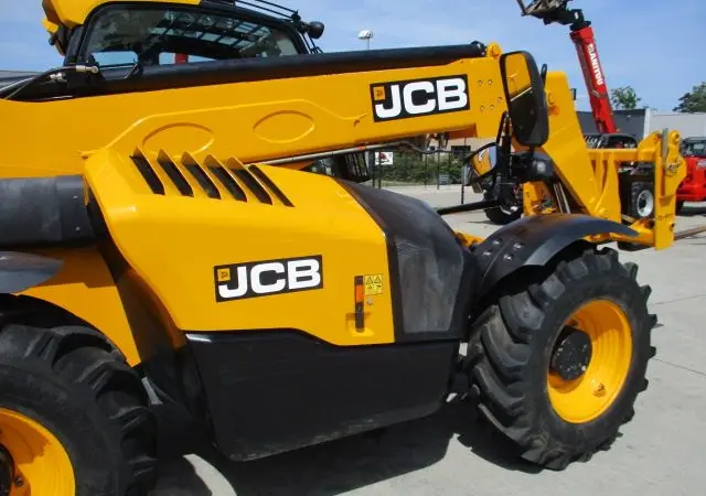Телескопический погрузчик. Телескопический погрузчик JCB 535-95 - фото № 3