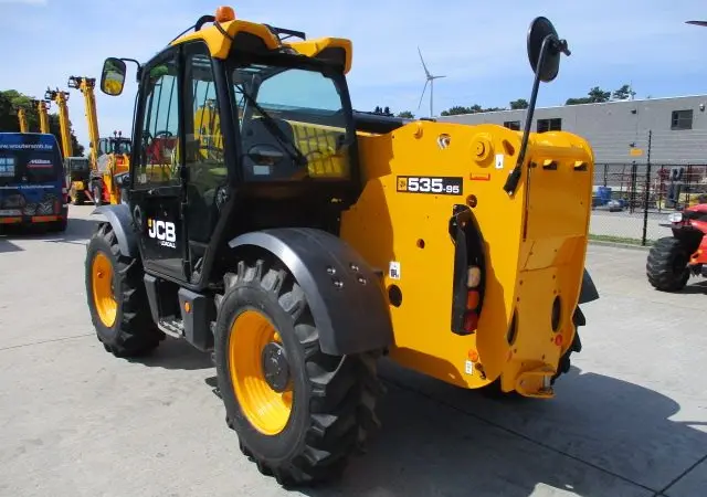 Телескопический погрузчик. Телескопический погрузчик JCB 535-95 - фото № 12