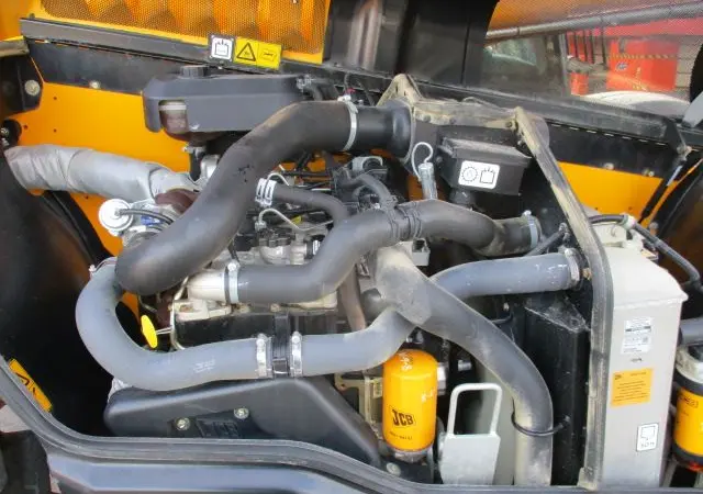 Телескопический погрузчик JCB 533-105. Спецтехника - фото № 8