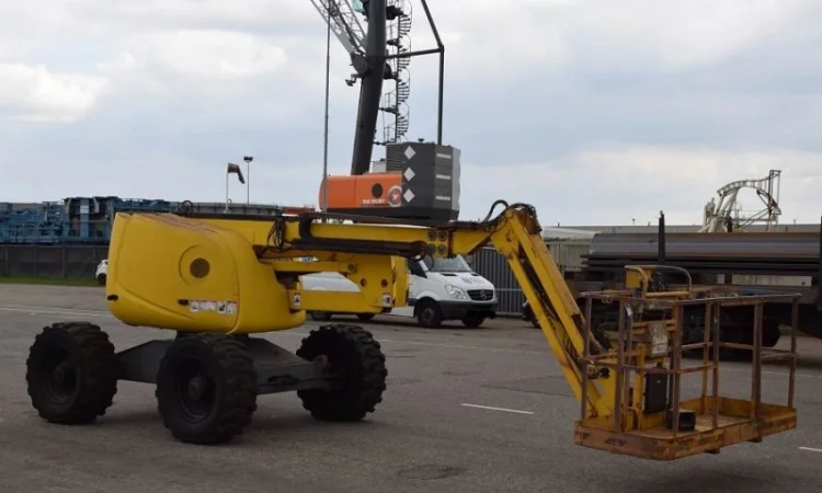 Коленчатый подъемник Haulotte HA16PXNT - фото № 1