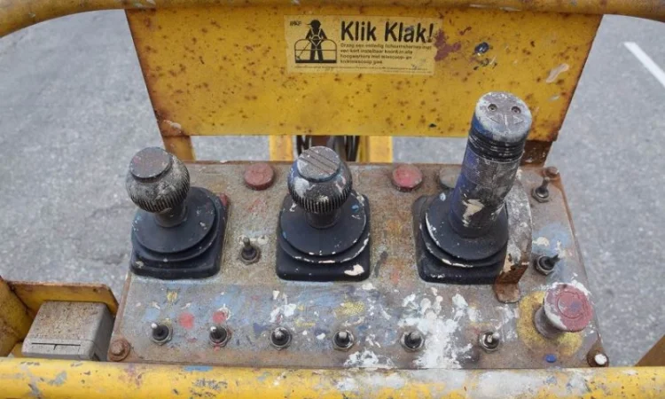 Коленчатый подъемник Haulotte HA16PXNT - фото № 6