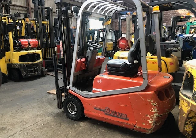 Вилочный погрузчик BT C3E150 - фото № 1