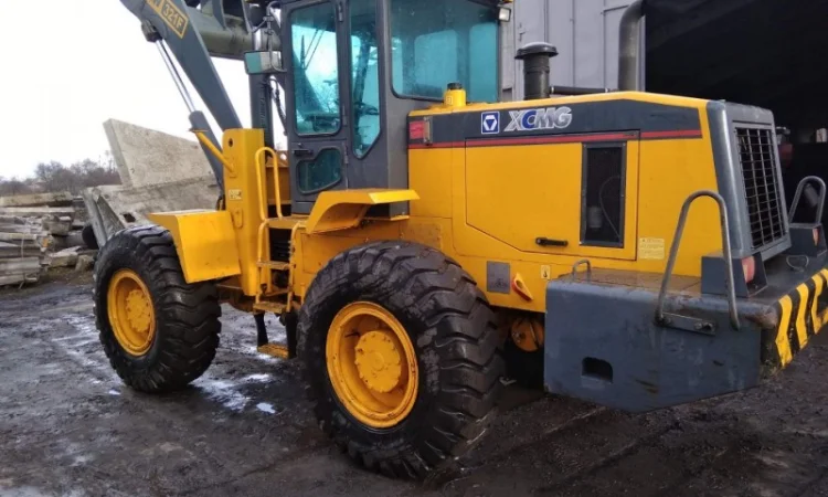 Фронтальный погрузчик XCMG LW321F - фото № 2