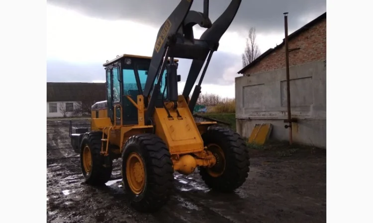 Фронтальный погрузчик XCMG LW321F - фото № 3
