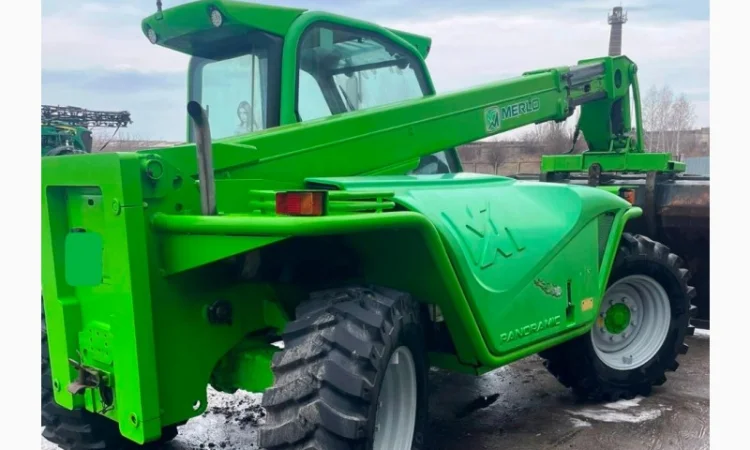 Телескопічний навантажувач MERLO P34.7 Plus - фото № 5