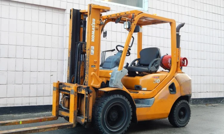 Вилочный автопогрузчик бу KOMATSU FG30T-16 - фото № 1