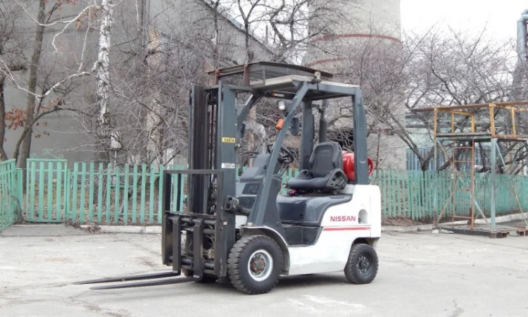 Вилочный погрузчик бу NISSAN 1F1A15D - фото № 1