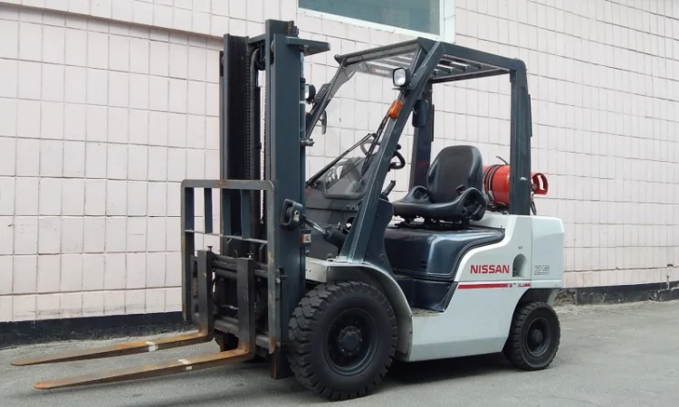 Вилочный погрузчик бу NISSAN U1F2A25DU - фото № 1