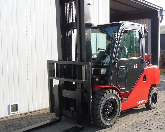 Навантажувач вилковий HC Hangcha 5.5т. 2019 року 131 мотогодин кабіна - фото № 1