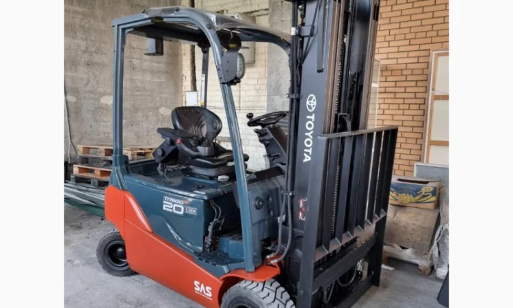 Вилковий електронавантажувач Toyota 8FBM20T 2016 року в наявності - фото № 2