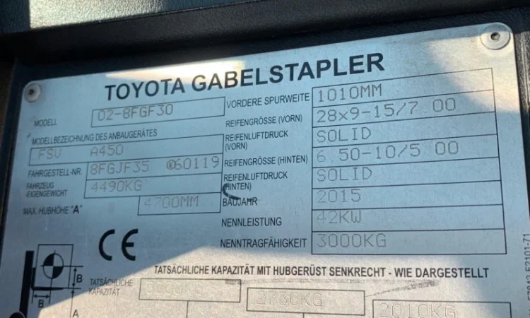 Вилочный погрузчик Toyota 3т., 2015 года с весами, вагонник - фото № 7